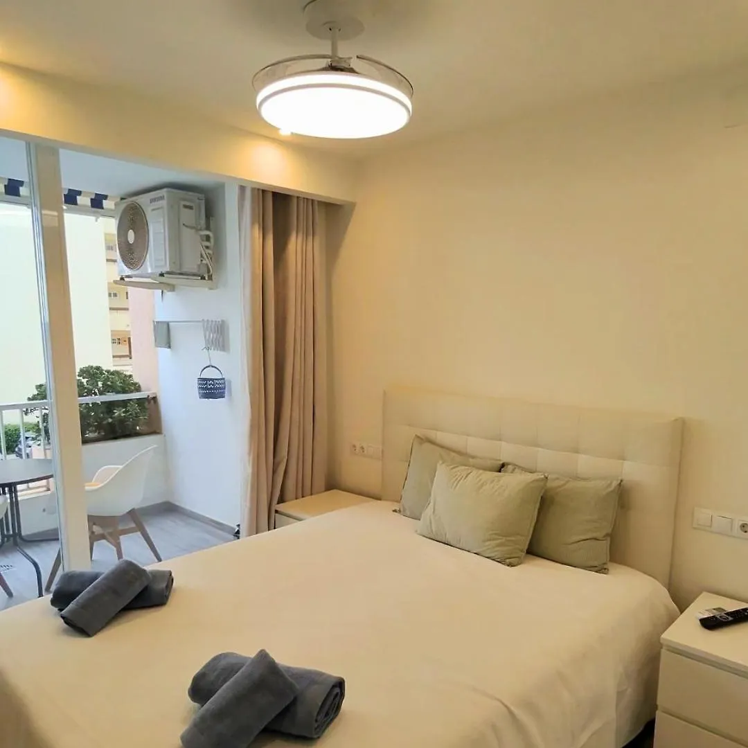 Sea View 2Br Beachfront & Cozy Balcony Marbellac Espagne